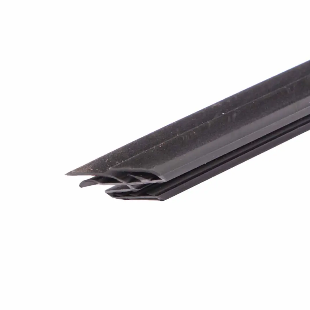 Schachtabdeckung hinten rechts Tür Trim Dichtung für BMW F40 mit Teilenummer 7452370 BMW F40 Schachtabdeckung hinten rechts Tür Trim Dichtung - SKU 7452370 - Teilenummer 7452370