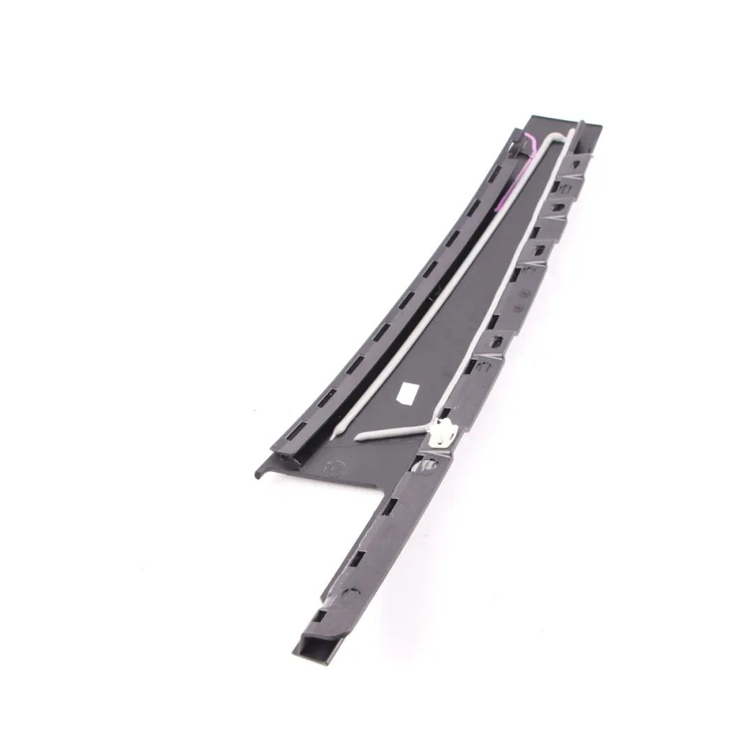 Colonnina porta BMW F40 copertura B posteriore destra Trim Shadow Line per con numero di parte 7452380 Colonnina porta BMW F40 copertura B posteriore destra Trim Shadow Line - SKU 7452380 - Numero di parte 7452380