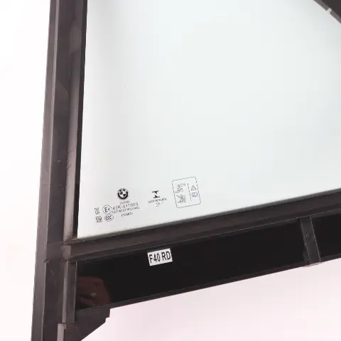 Cristal BMW F40 Lateral Fijo Trasero Izquierdo AS2 para con número de pieza 7452413 Cristal BMW F40 Lateral Fijo Trasero Izquierdo AS2 - SKU 7452413 - Número de pieza 7452413