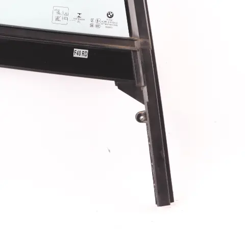 Vetro Finestra BMW F40 Vetro fisso posteriore destro AS2 per con numero di parte 7452414 Vetro Finestra BMW F40 Vetro fisso posteriore destro AS2 - SKU 7452414 - Numero di parte 7452414