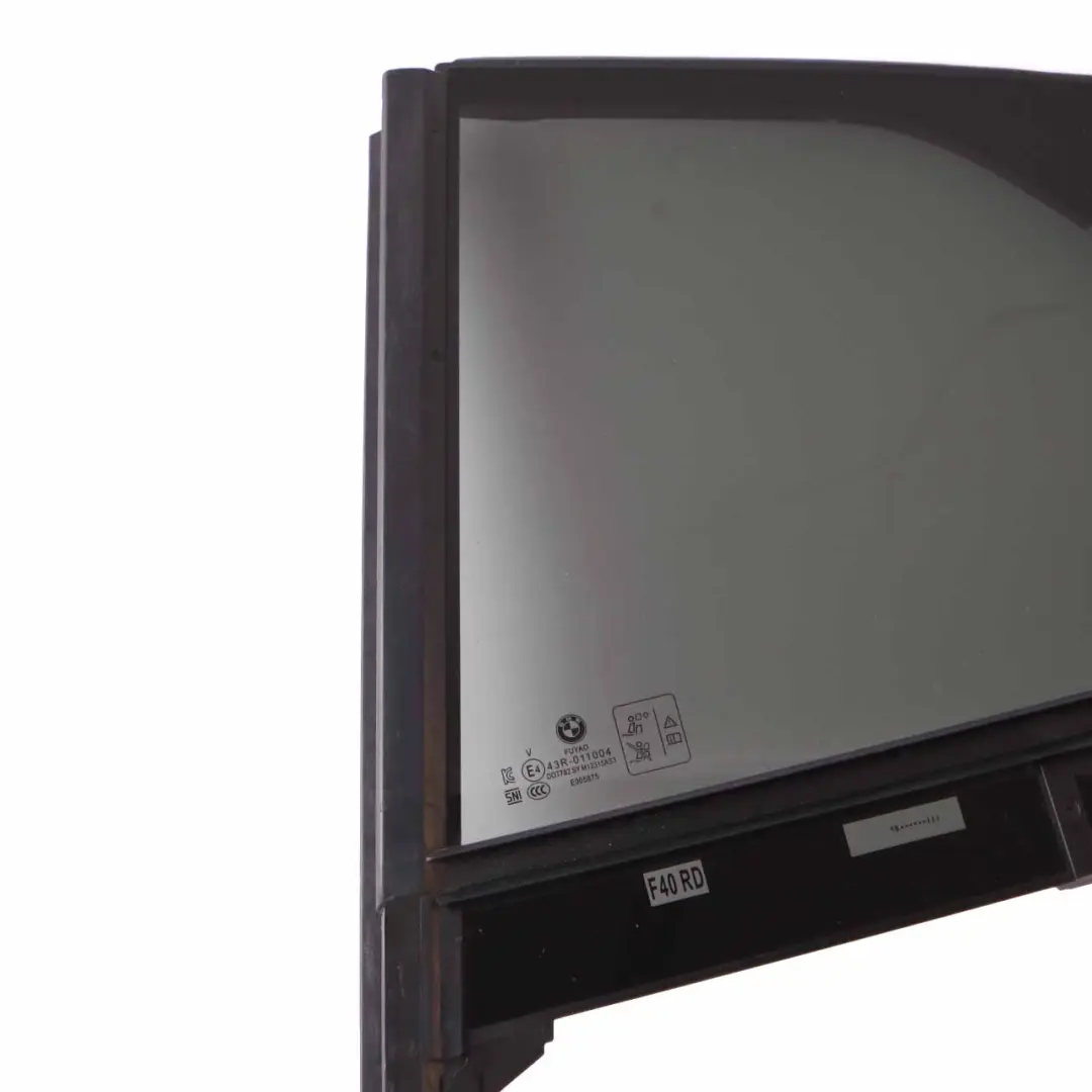 Cristal BMW F40 Lateral Fijo Trasero Izquierdo AS3 Tintado para con número de pieza 7452415 Cristal BMW F40 Lateral Fijo Trasero Izquierdo AS3 Tintado - SKU 7452415 - Número de pieza 7452415