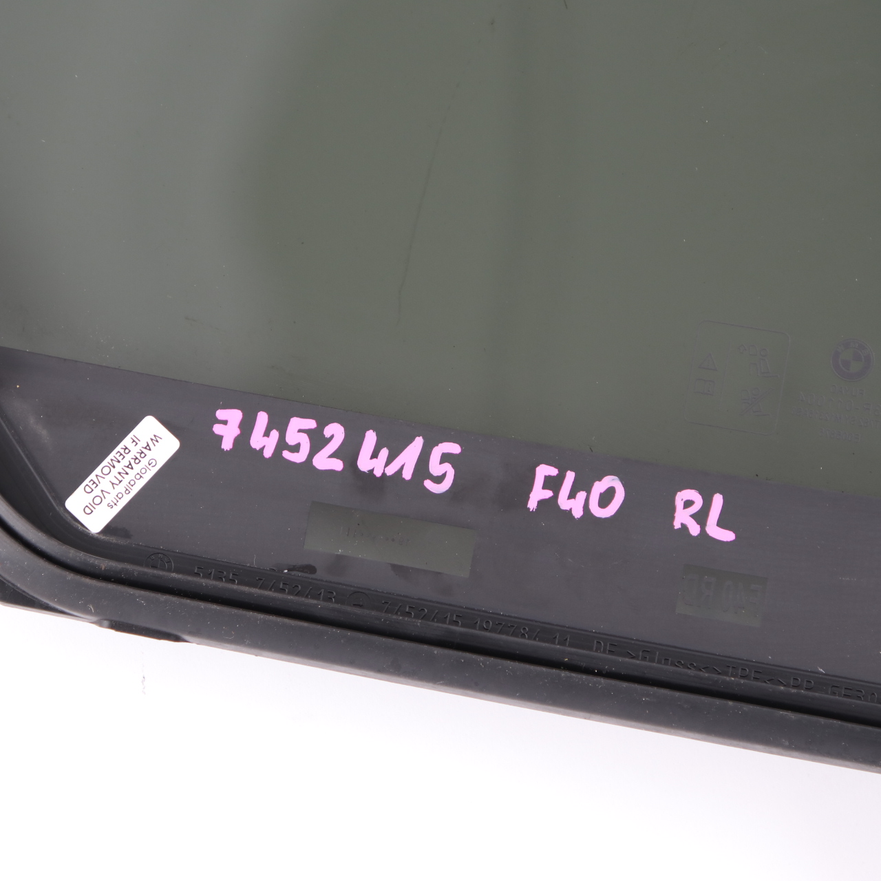 Vitre Latérale Arrière Droite Teintée Pour BMW F40 - Référence 7469092 - Occasion - 2022