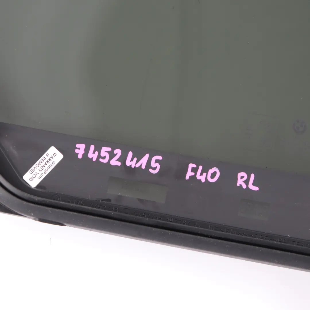 Vitre Latérale Fixe Arrière Gauche Teinte AS3 pour BMW F40 à propos du numéro de pièce 7452415 BMW F40 Vitre Latérale Fixe Arrière Gauche Teinte AS3 - SKU 7452415 - Numéro de pièce 7452415