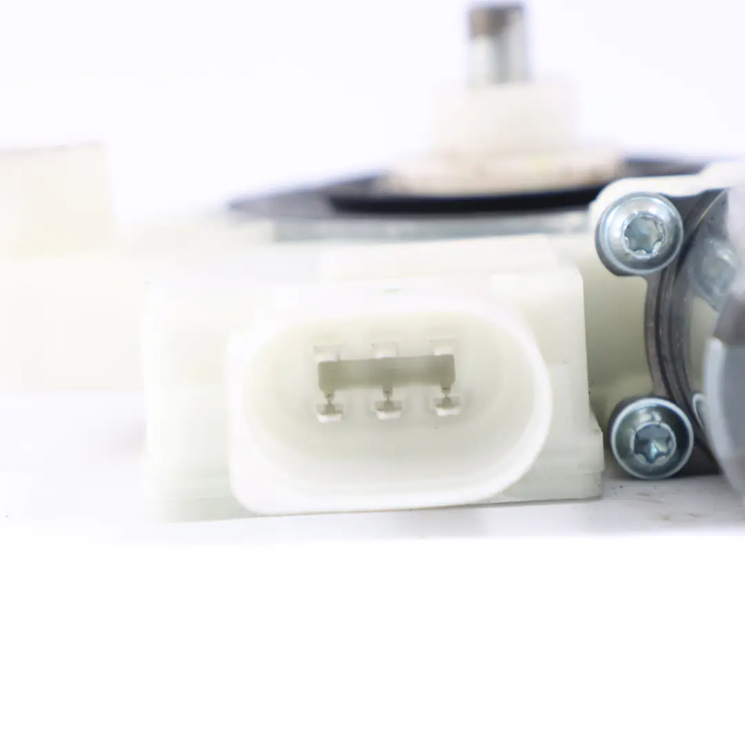 Moteur de Vitres BMW G11 G12 G30 G31 Avant Droit Régulateur de levage pour à propos du numéro de pièce 7455082 Moteur de Vitres BMW G11 G12 G30 G31 Avant Droit Régulateur de levage - SKU 7455082 - Numéro de pièce 7455082