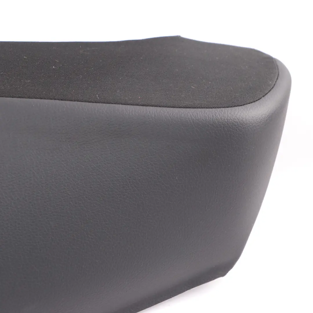 Pannello laterale posteriore sinistro sedile in pelle Dakota Black per BMW G30 con numero di parte 7456249 BMW G30 Pannello laterale posteriore sinistro sedile in pelle Dakota Black - SKU 7456249 - Numero di parte 7456249