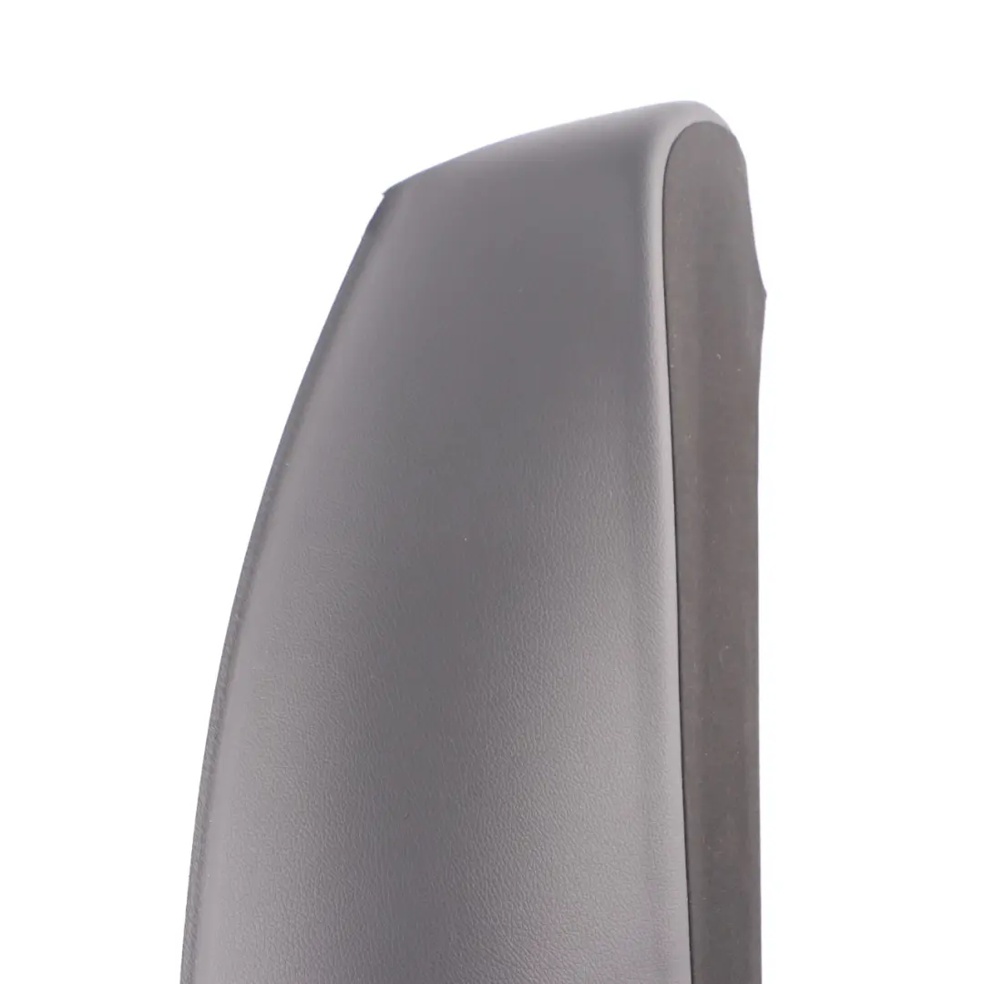 Embellecedor Lateral Panel Trasero Asiento Derecho Cuero Dakota Negro para BMW G30 con número de pieza 7456250 BMW G30 Embellecedor Lateral Panel Trasero Asiento Derecho Cuero Dakota Negro - SKU 7456250 - Número de pieza 7456250