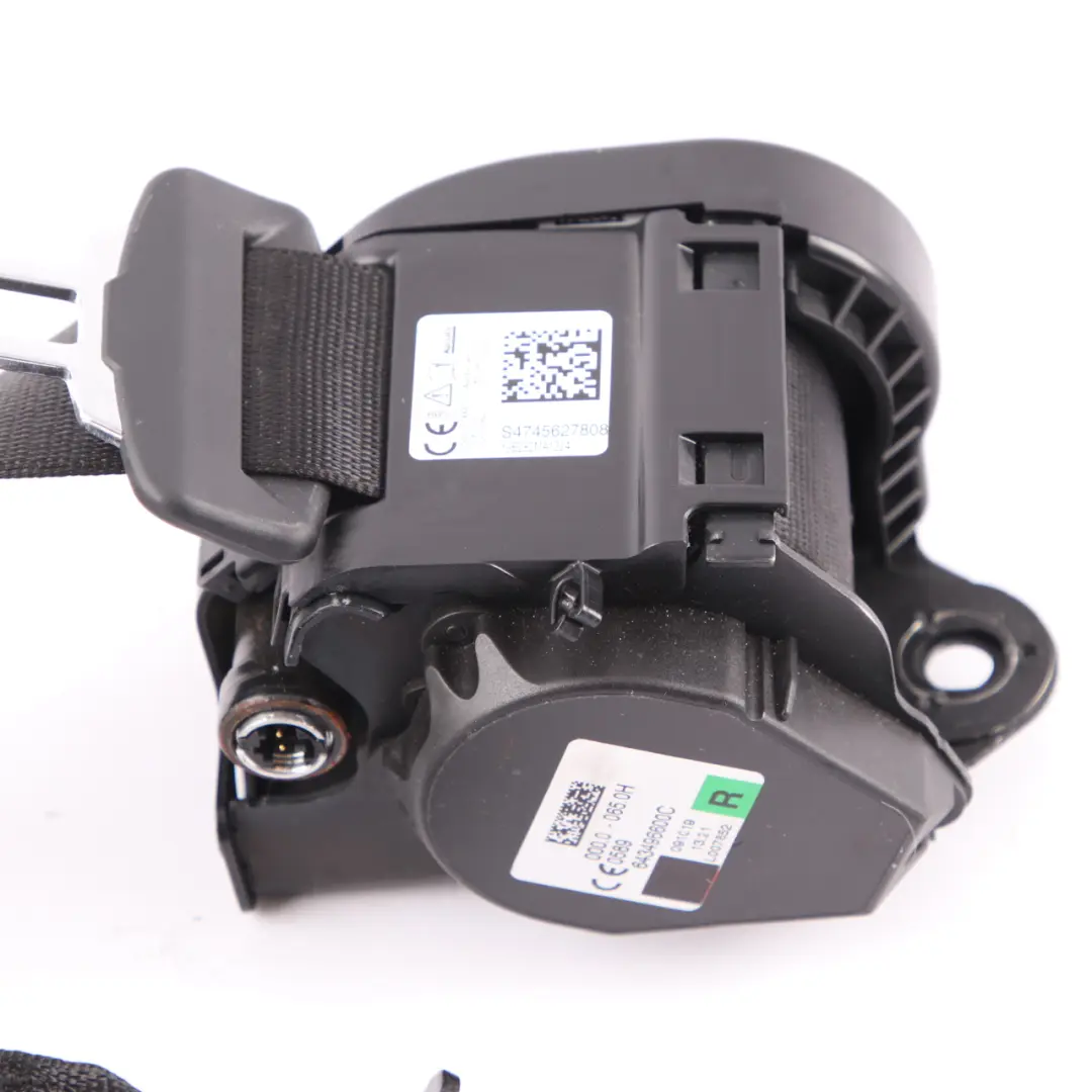 Ceinture de sécurité supérieure arrière droite noire pour BMW F40 à propos du numéro de pièce 7456278 BMW F40 Ceinture de sécurité supérieure arrière droite noire - SKU 7456278 - Numéro de pièce 7456278