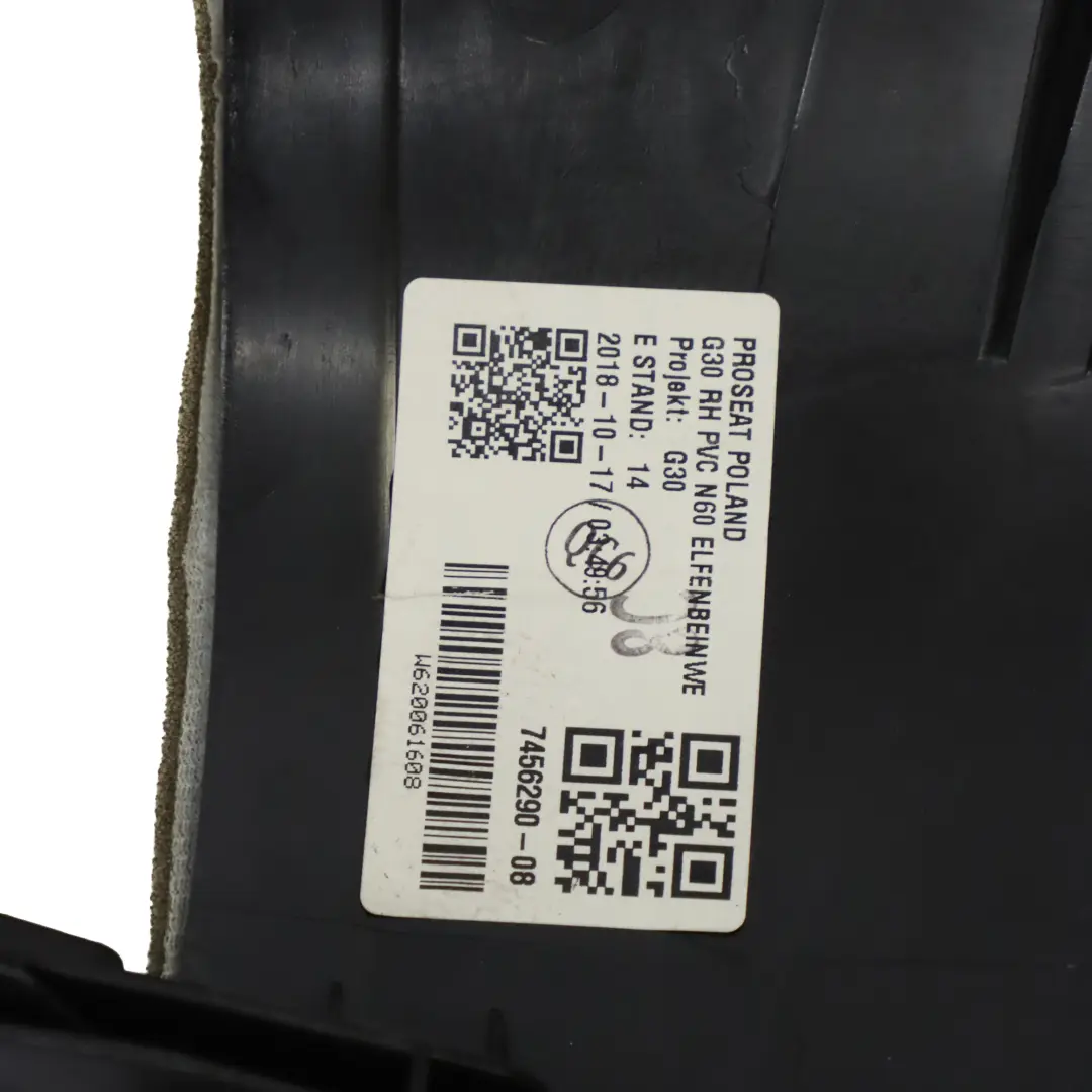 Boczek Oparcia Tylnej Kanapy Prawy Skóra Biała do BMW G30 o numerze 7456290 BMW G30 Boczek Oparcia Tylnej Kanapy Prawy Skóra Biała - SKU 7456290 - Numer Części 7456290