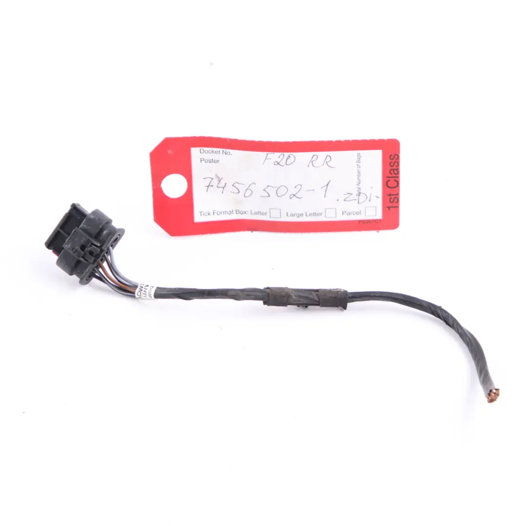 Light Side Panel Lamp Right O/S Plug Socket Wiring to BMW F20 F21 LCI Rear with Part number 7456502 BMW F20 F21 LCI Rear Light Side Panel Lamp Right O/S Plug Socket Wiring - SKU 7456502-1 - Part number 7456502