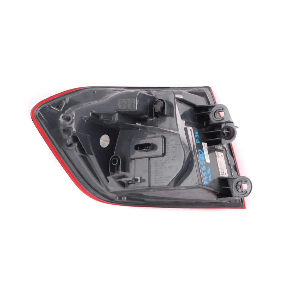  Lampada posteriore BMW F30 F80 M3 LCI LED Pannello laterale destro Linea nera - SKU 7456520 - Numero di parte 7456520