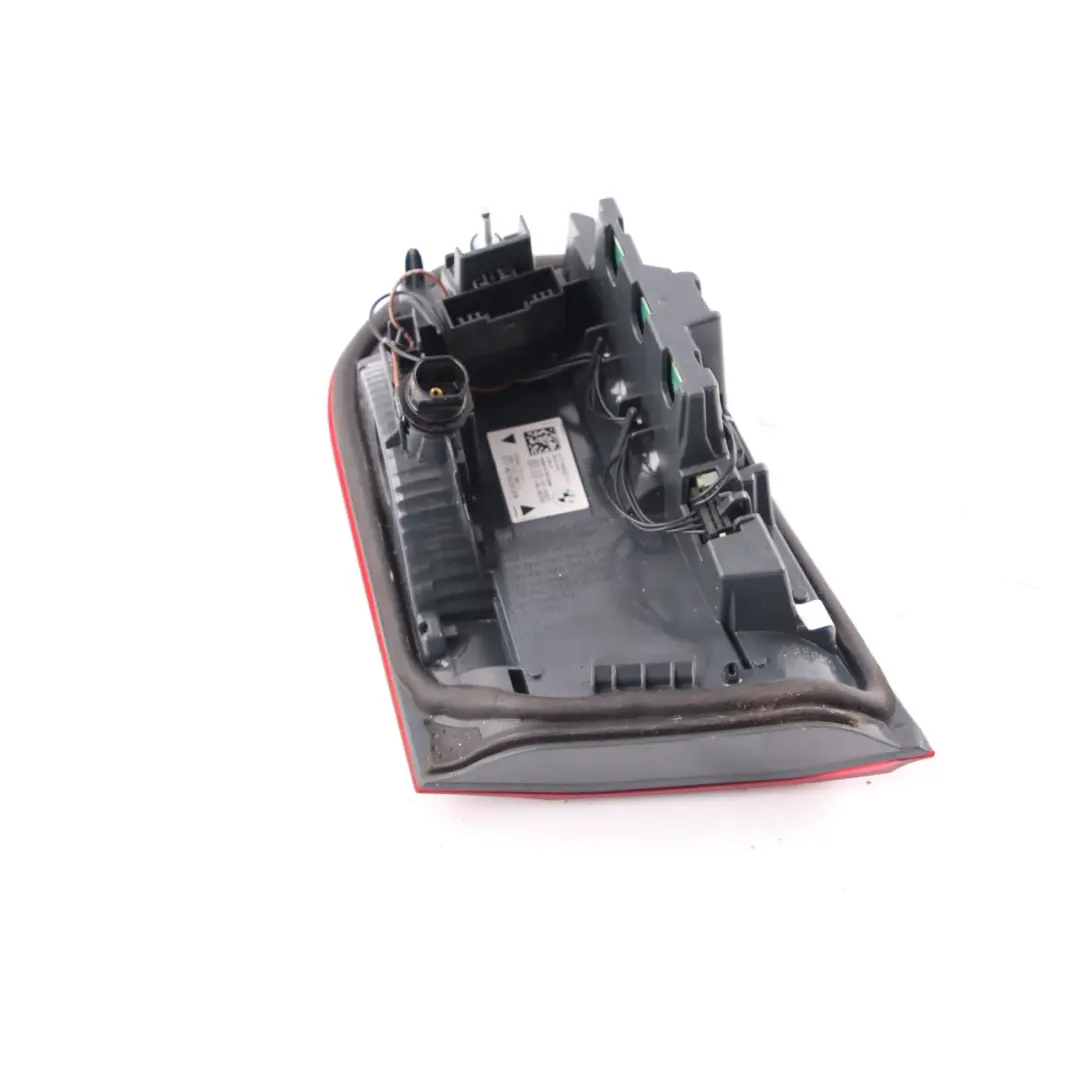 Luz Trasera BMW F30 F80 M3 LCI LED Tapa Maletero Trasero Izquierda Negro Linea para con número de pieza 7456521 Luz Trasera BMW F30 F80 M3 LCI LED Tapa Maletero Trasero Izquierda Negro Linea - SKU 7456521 - Número de pieza 7456521