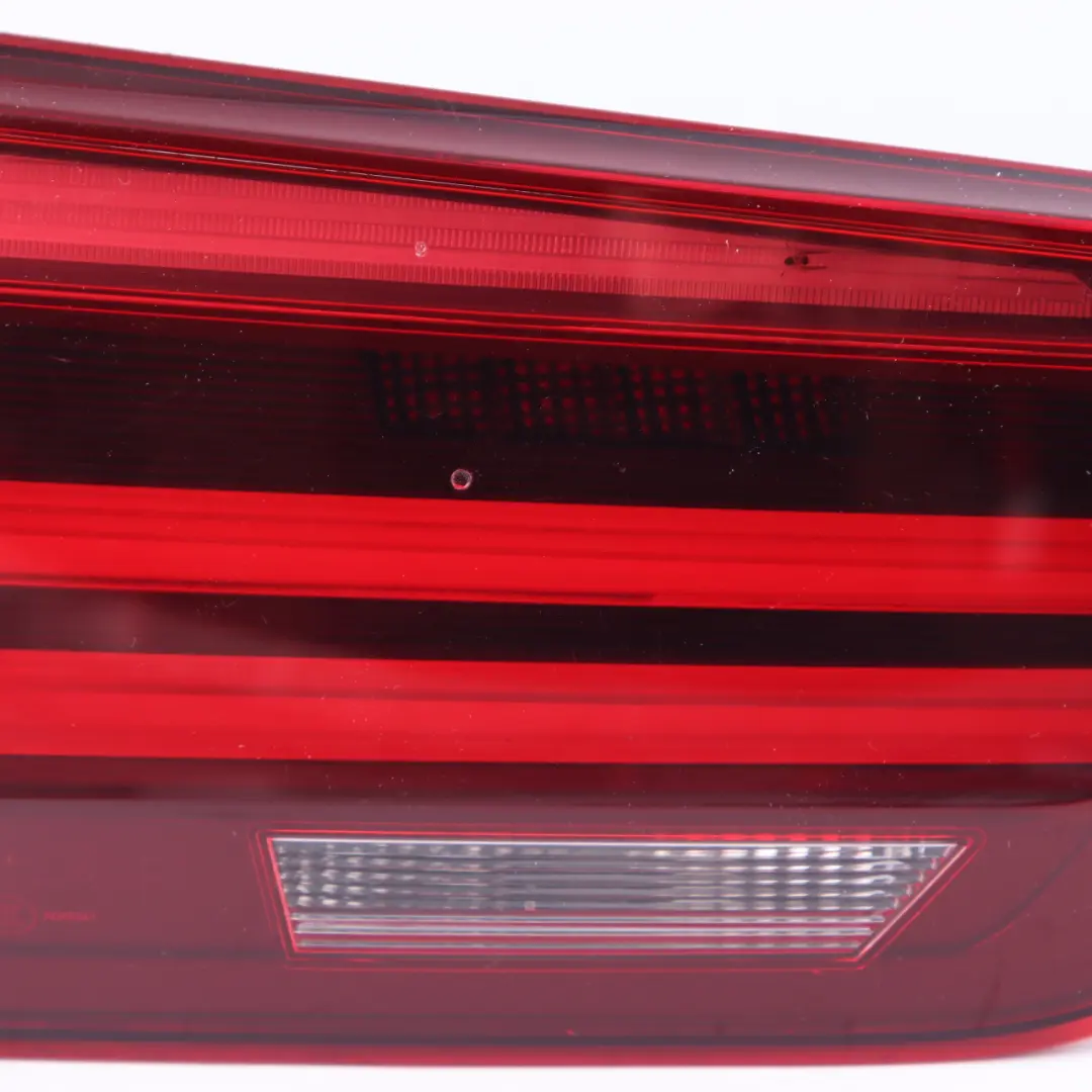 Luz Trasera BMW F30 F80 M3 LCI LED Tapa Maletero Trasero Izquierda Negro Linea para con número de pieza 7456521 Luz Trasera BMW F30 F80 M3 LCI LED Tapa Maletero Trasero Izquierda Negro Linea - SKU 7456521 - Número de pieza 7456521