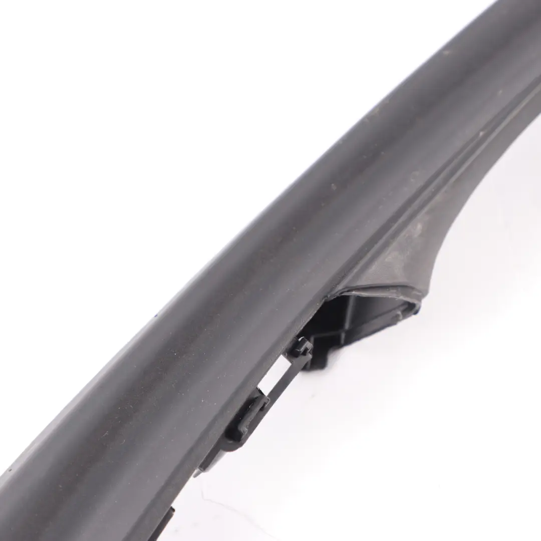 Window Sealing Front Door Right O/S Guide Frame Seal Trim to BMW G11 with Part number 7458442 BMW G11 Window Sealing Front Door Right O/S Guide Frame Seal Trim - SKU 7458442 - Part number 7458442