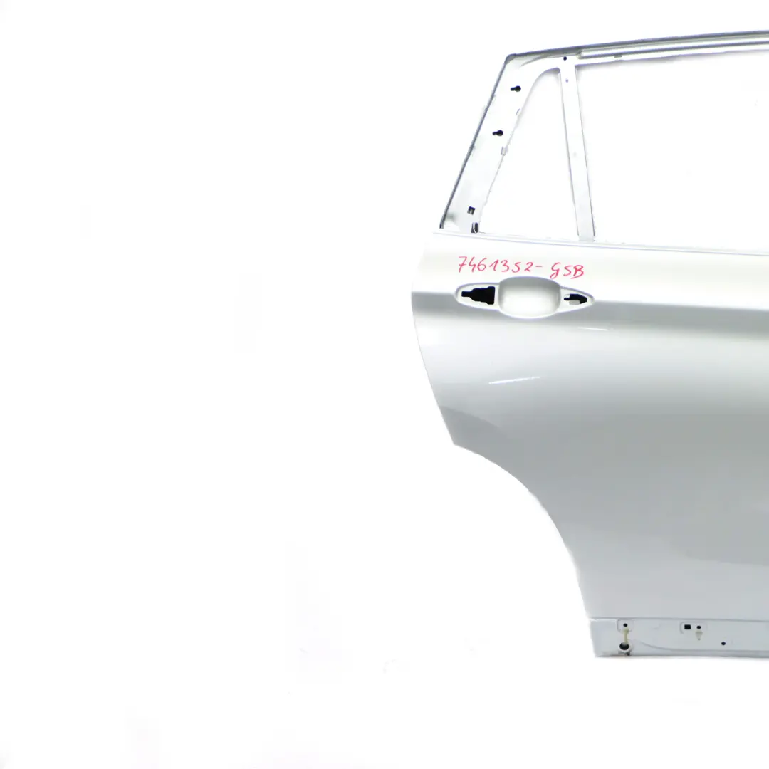 Porta posteriore destra Glacier Silber Silver Metallic - A83 per BMW X1 F48 con numero di parte 7461352 BMW X1 F48 Porta posteriore destra Glacier Silber Silver Metallic - A83 - SKU 7461352-GSB - Numero di parte 7461352