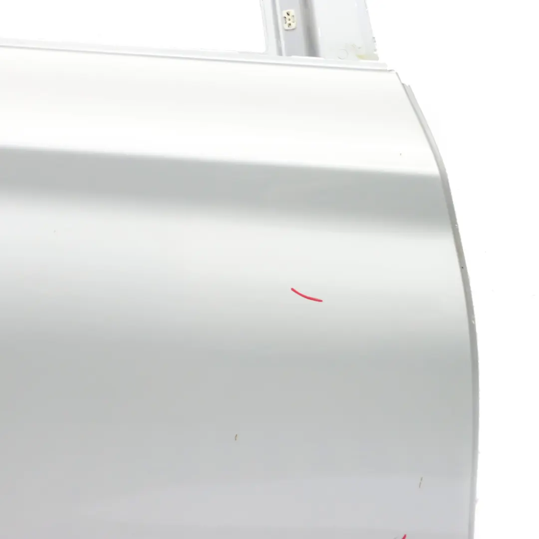 Puerta Trasera Derecha Glacier Silber Silver Metallic - A83 para BMW X1 F48 con número de pieza 7461352 BMW X1 F48 Puerta Trasera Derecha Glacier Silber Silver Metallic - A83 - SKU 7461352-GSB - Número de pieza 7461352