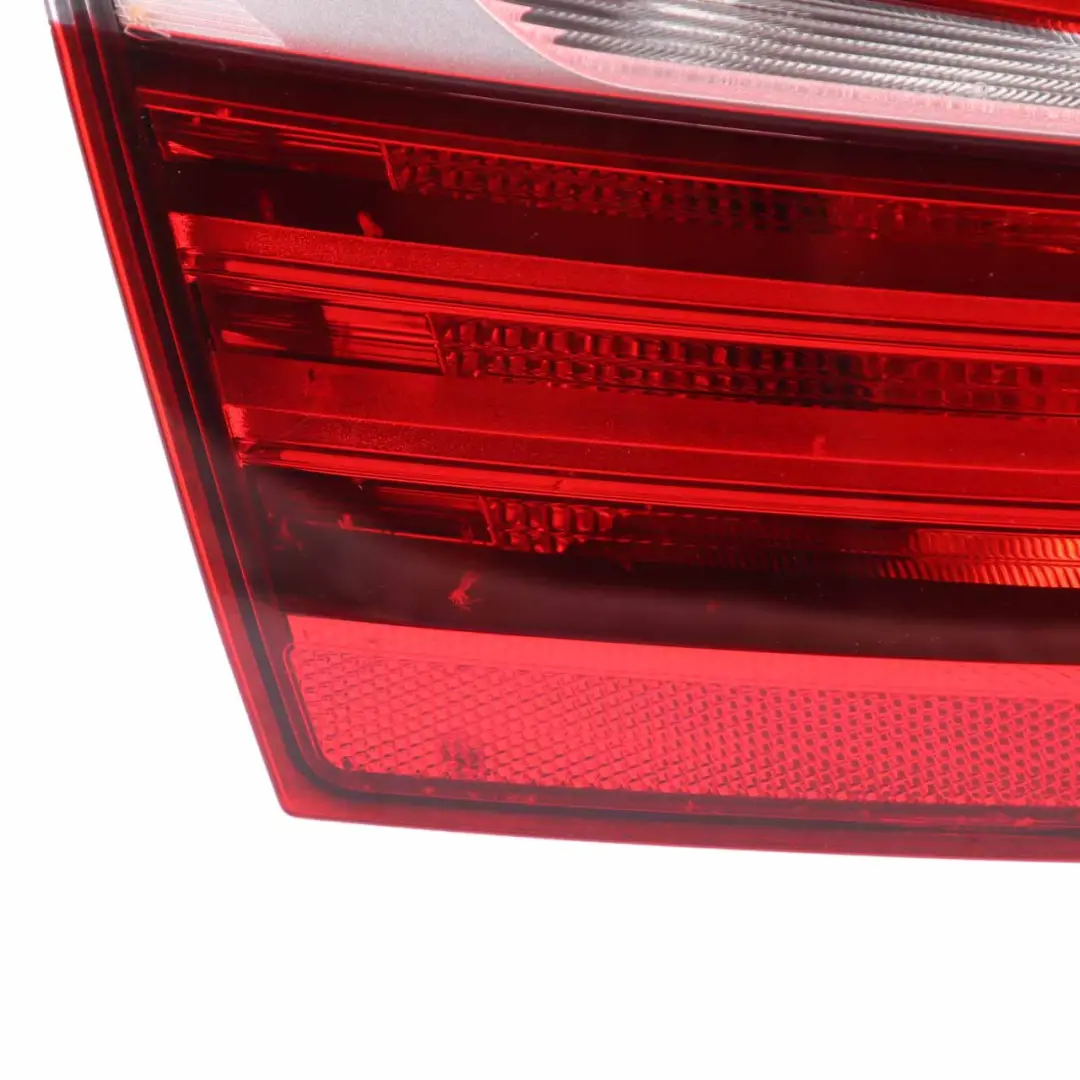 Lampa Klapy Bagażnika Tył Lewo 7311031 do BMW F45 o numerze 7461477 BMW F45 Lampa Klapy Bagażnika Tył Lewo 7311031 - SKU 7461477 - Numer Części 7461477