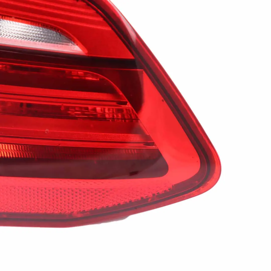 Trasera Izquierda Luz En Tapa Maletero Maletero Portón Trasero 7311031 para BMW F45 con número de pieza 7461477 BMW F45 Trasera Izquierda Luz En Tapa Maletero Maletero Portón Trasero 7311031 - SKU 7461477 - Número de pieza 7461477