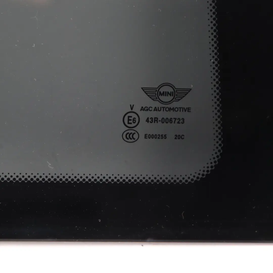 Cristal De Ventana Lateral Trasero Derecho SSG Negro para Mini Cooper One F56 con número de pieza 7461592 Mini Cooper One F56 Cristal De Ventana Lateral Trasero Derecho SSG Negro - SKU 7461592 - Número de pieza 7461592