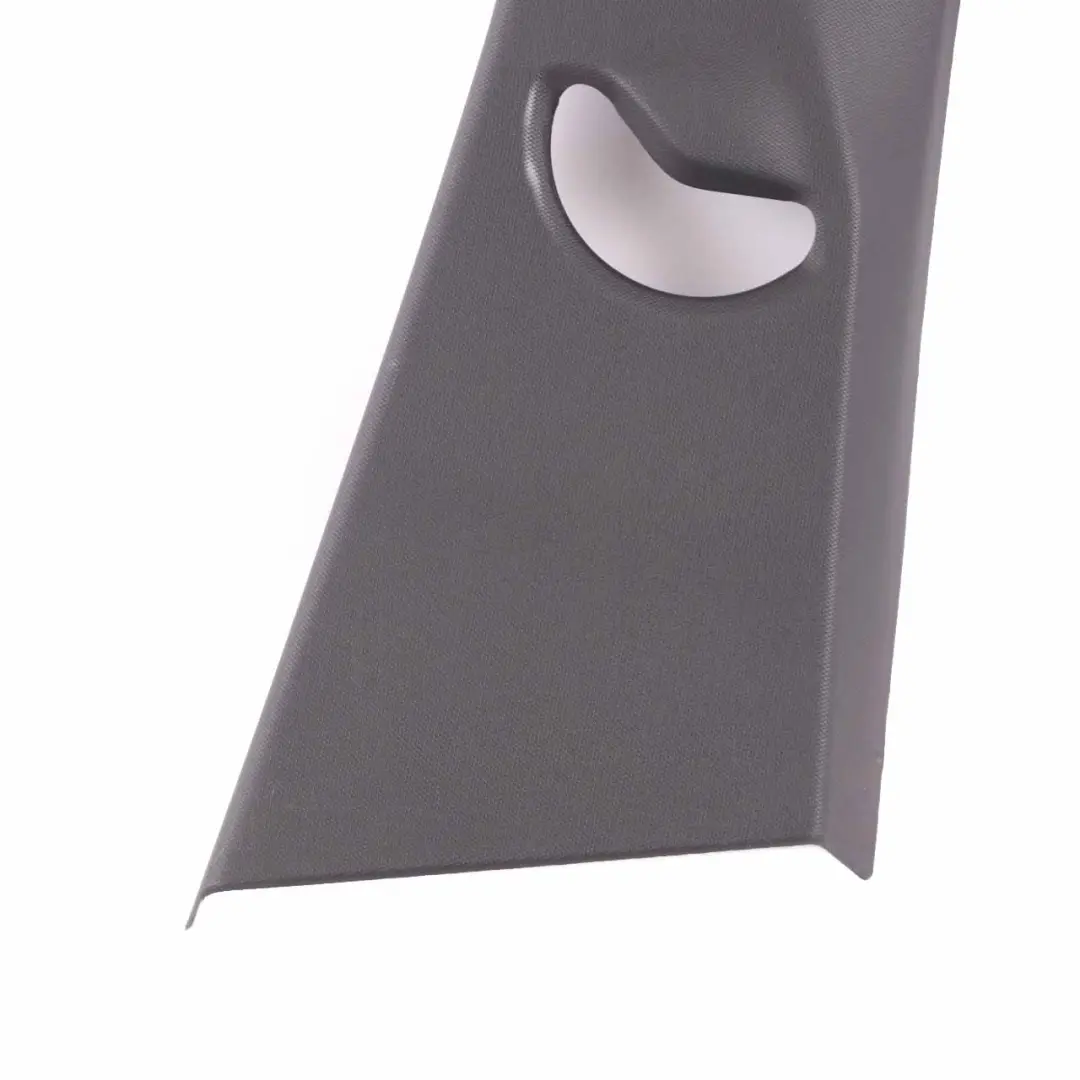 Tapa Columna B Pilar Superior Trim Derecha Negro 7444552 para BMW F40 con número de pieza 7462472 BMW F40 Tapa Columna B Pilar Superior Trim Derecha Negro 7444552 - SKU 7462472 - Número de pieza 7462472