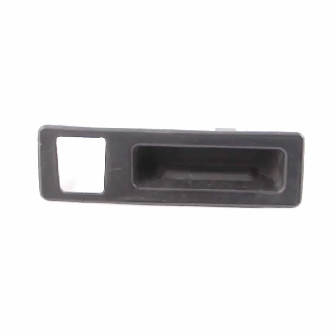 Interrupteur hayon BMW F22 F30 F31 Bouton poussoir la poignée du coffre pour à propos du numéro de pièce 7463162 Interrupteur hayon BMW F22 F30 F31 Bouton poussoir la poignée du coffre - SKU 7463162 - Numéro de pièce 7463162