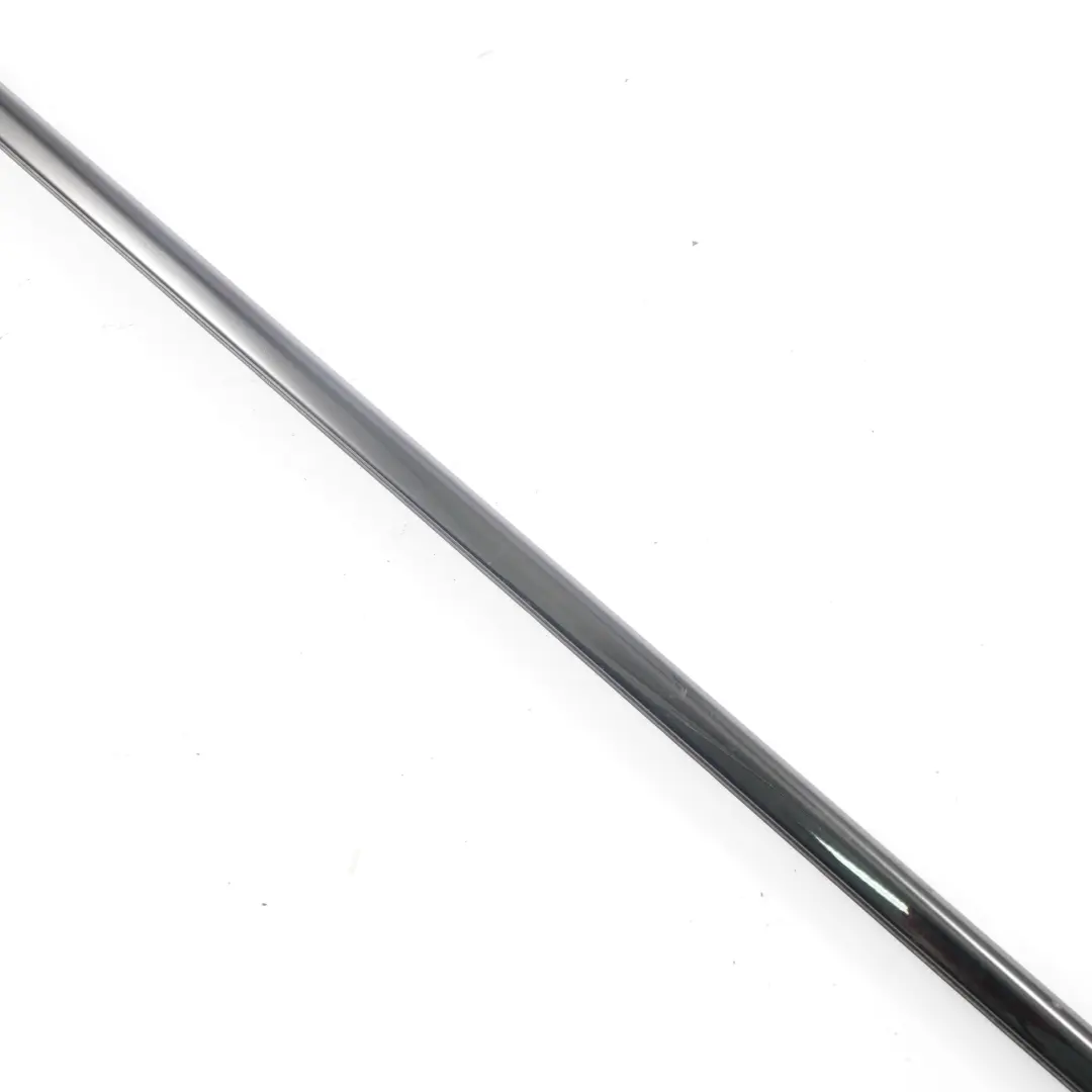 Guarnizione Finestrino Posteriore Canale Copertura Destro per BMW F20 LCI con numero di parte 7463178 BMW F20 LCI Guarnizione Finestrino Posteriore Canale Copertura Destro - SKU 7463178 - Numero di parte 7463178