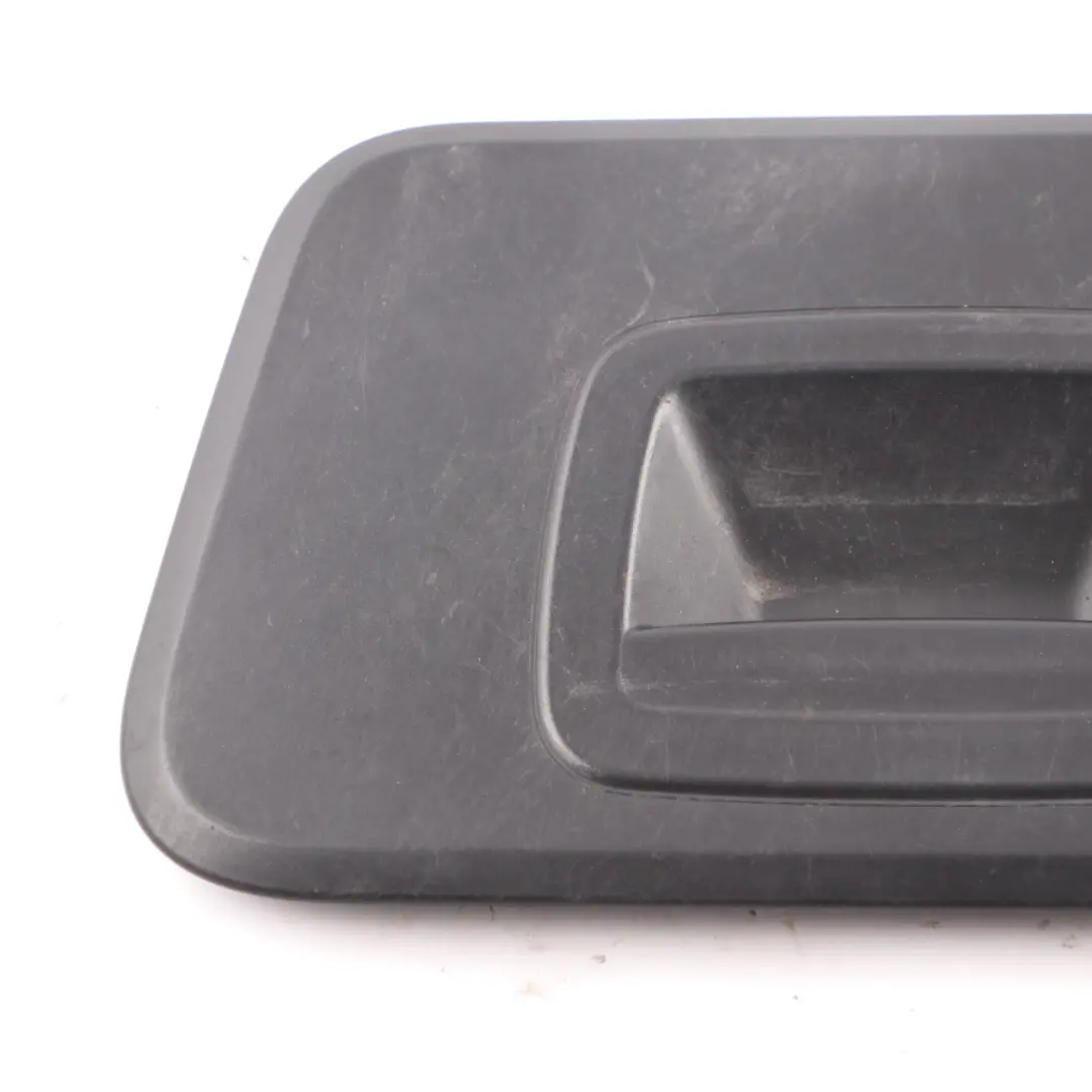 Tapa BMW G30 F90 del compartimento lateral maletero Izquierda para con número de pieza 7464191 Tapa BMW G30 F90 del compartimento lateral maletero Izquierda - SKU 7464191 - Número de pieza 7464191
