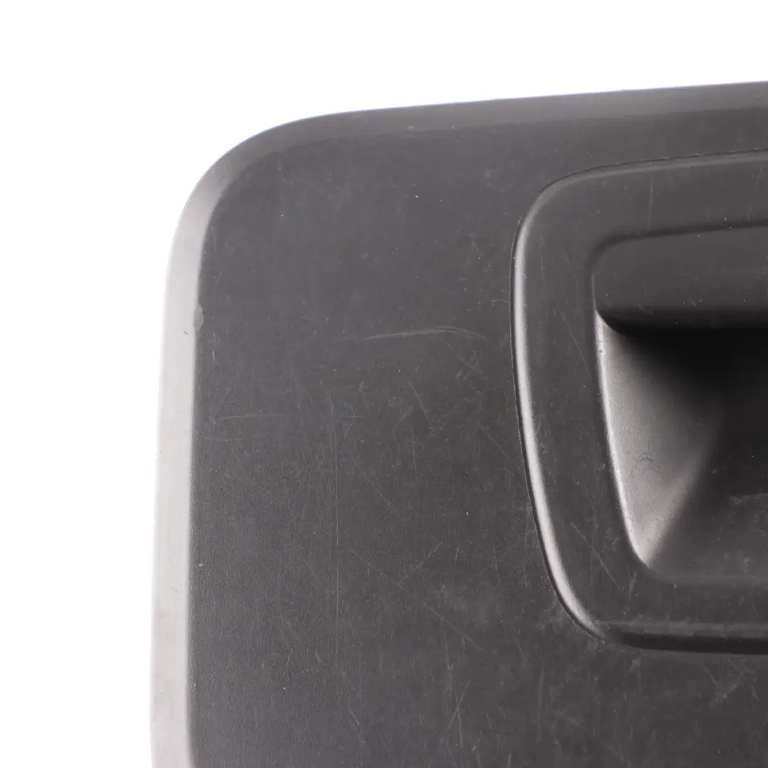 Tapa BMW G30 F90 del compartimento lateral maletero Izquierda para con número de pieza 7464191 Tapa BMW G30 F90 del compartimento lateral maletero Izquierda - SKU 7464191 - Número de pieza 7464191