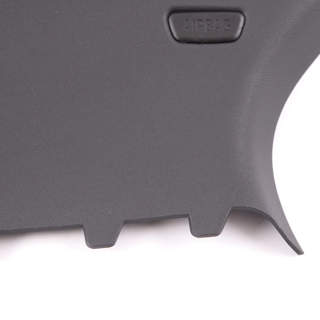 Pannello Rivestimento Montante C Sinistro Nero 7444553 per BMW F40 con numero di parte 7462536 BMW F40 Pannello Rivestimento Montante C Sinistro Nero 7444553 - SKU 7462536 - Numero di parte 7462536