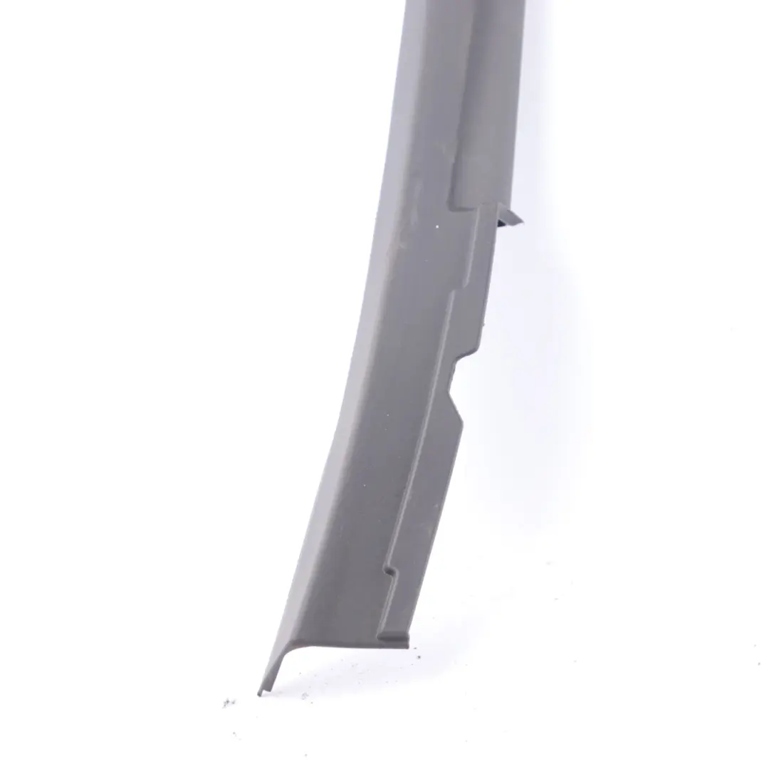 Copertura Telaio Finestra Trappola Porta Posteriore Destra per BMW F40 con numero di parte 7464798 BMW F40 Copertura Telaio Finestra Trappola Porta Posteriore Destra - SKU 7464798 - Numero di parte 7464798