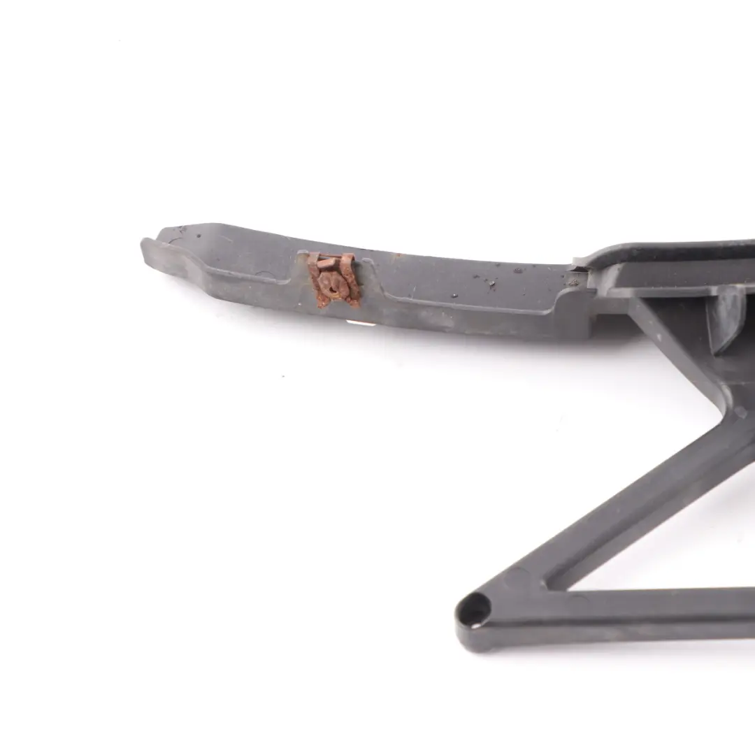 Condotto Dell'Aria Staffetta Per Sfiato Freno Pannello per BMW F32 F33 LCI con numero di parte 7465290 BMW F32 F33 LCI Condotto Dell'Aria Staffetta Per Sfiato Freno Pannello - SKU 7465290 - Numero di parte 7465290