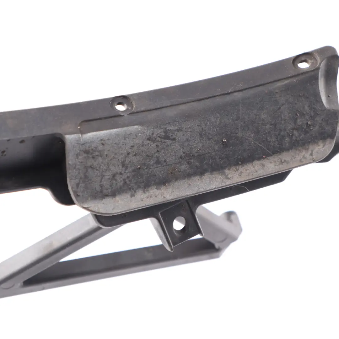 Wlot Powietrza Chłodzenie Hamulca Przedni Prawy do BMW F32 F33 LCI o numerze 7465290 BMW F32 F33 LCI Wlot Powietrza Chłodzenie Hamulca Przedni Prawy - SKU 7465290 - Numer Części 7465290