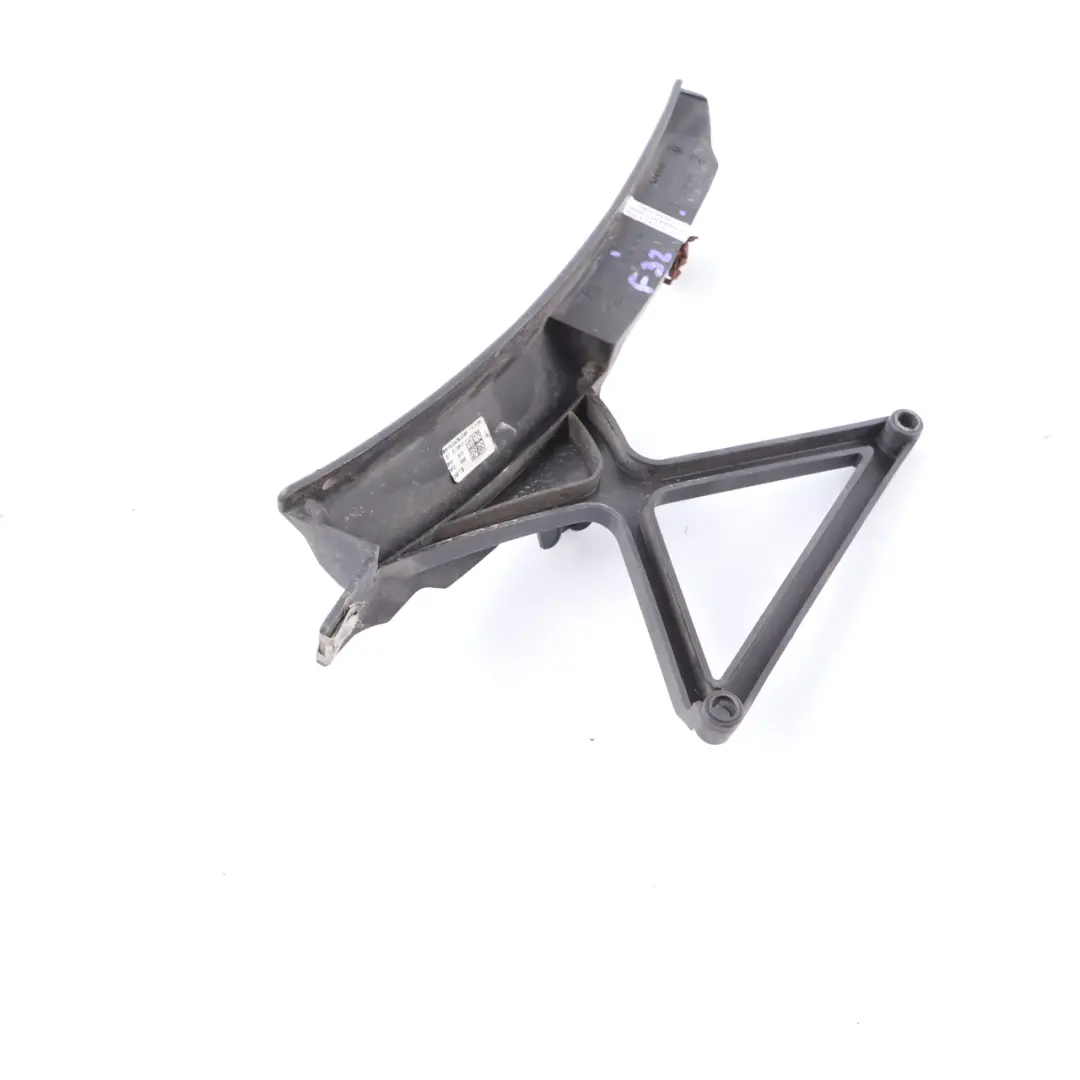 Condotto Dell'Aria Staffetta Per Sfiato Freno Pannello per BMW F32 F33 LCI con numero di parte 7465290 BMW F32 F33 LCI Condotto Dell'Aria Staffetta Per Sfiato Freno Pannello - SKU 7465290 - Numero di parte 7465290