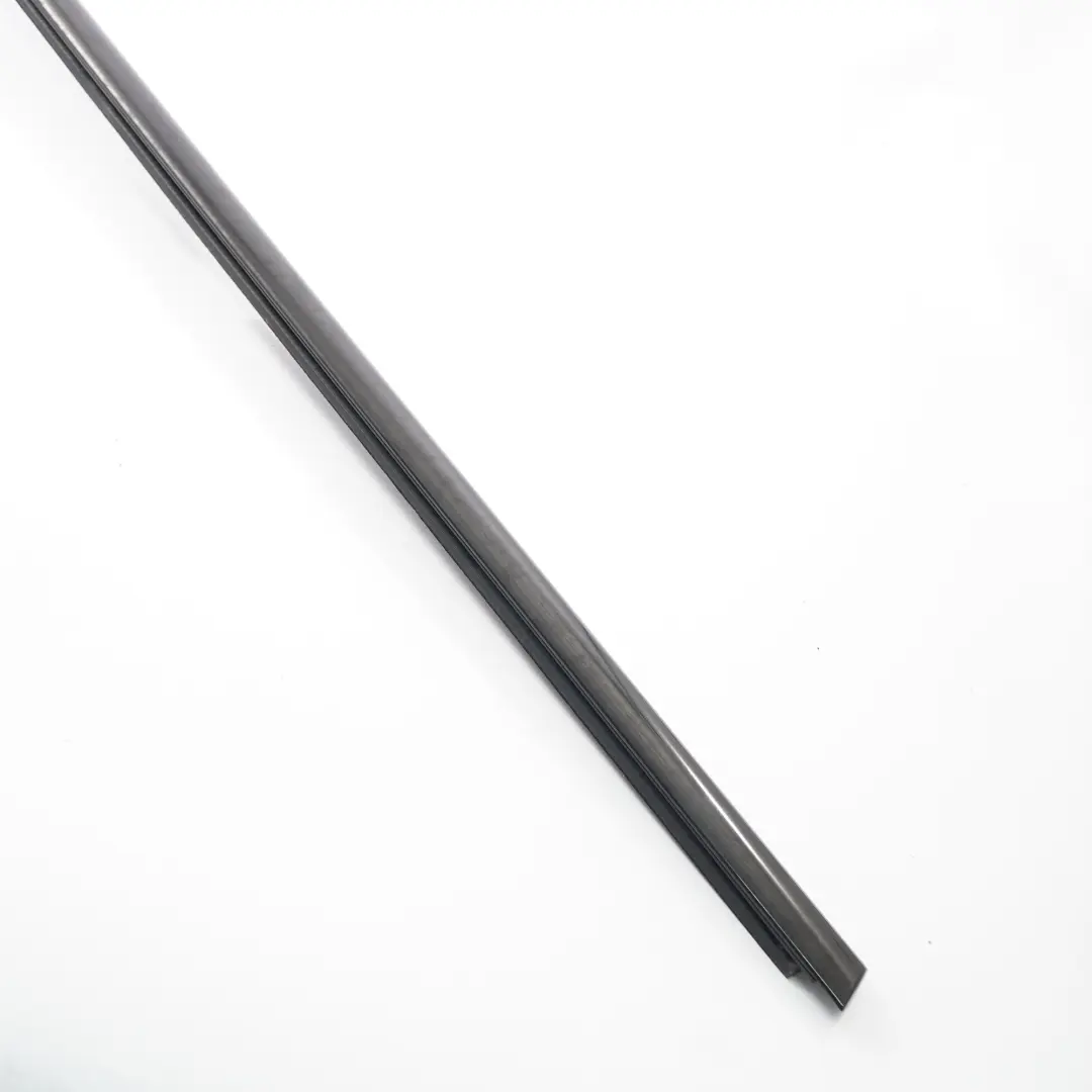 Striscia finestrino della porta posteriore sinistra lucentezza per BMW F15 con numero di parte 7465923 BMW F15 Striscia finestrino della porta posteriore sinistra lucentezza - SKU 7465923 - Numero di parte 7465923