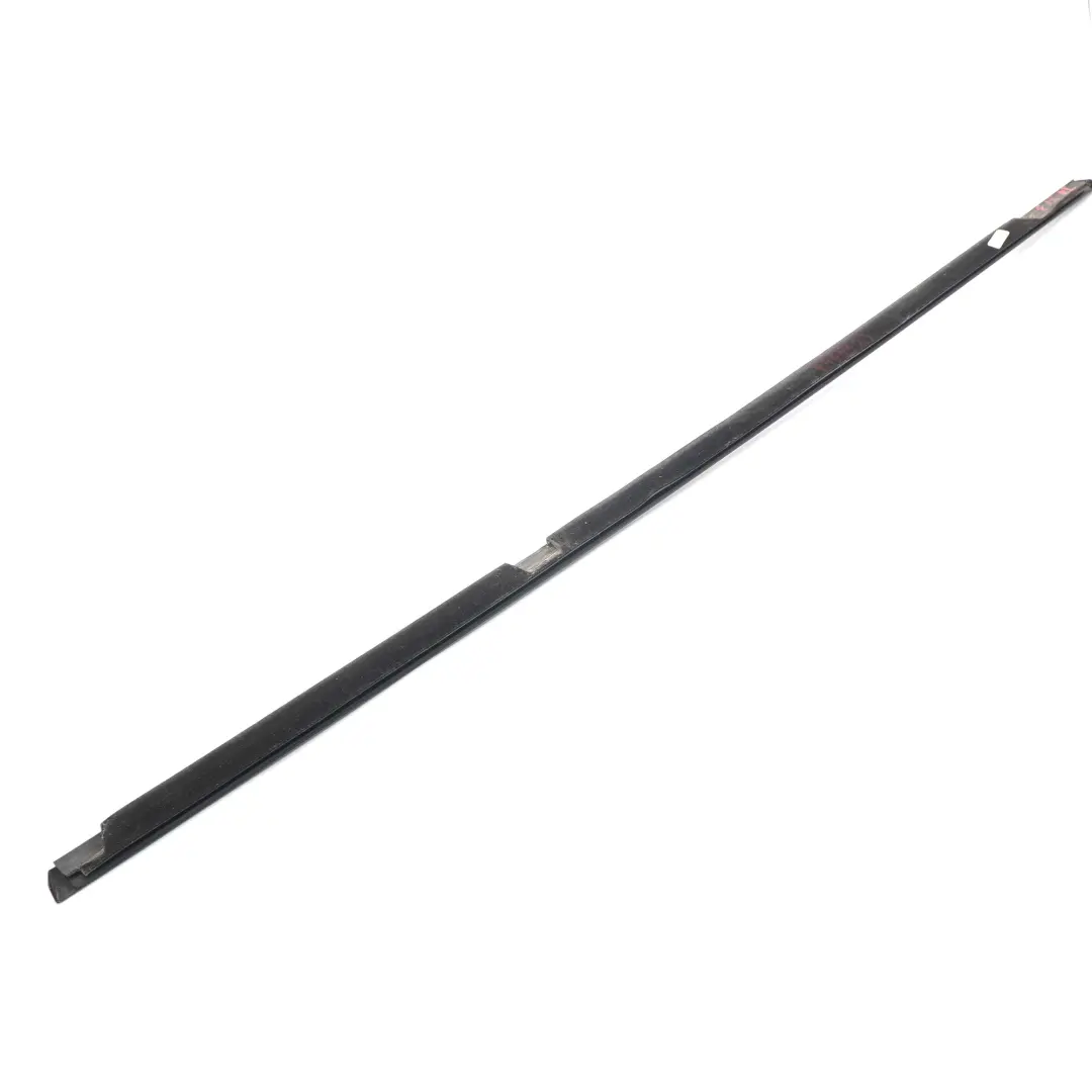 Striscia finestrino della porta posteriore sinistra lucentezza per BMW F15 con numero di parte 7465923 BMW F15 Striscia finestrino della porta posteriore sinistra lucentezza - SKU 7465923 - Numero di parte 7465923