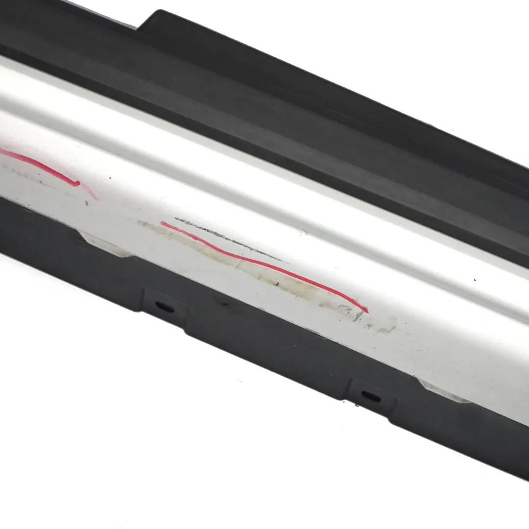 Faldón lateral izquierdo umbral ALL4 Silver para Mini Countryman F60 con número de pieza 7467695 Mini Countryman F60 Faldón lateral izquierdo umbral ALL4 Silver - SKU 7467695 - Número de pieza 7467695