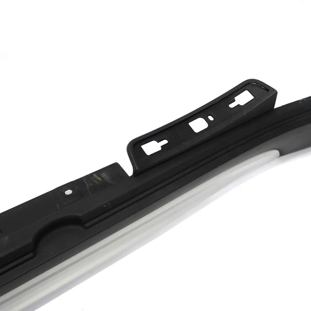 Faldón lateral izquierdo umbral ALL4 Silver para Mini Countryman F60 con número de pieza 7467695 Mini Countryman F60 Faldón lateral izquierdo umbral ALL4 Silver - SKU 7467695 - Número de pieza 7467695