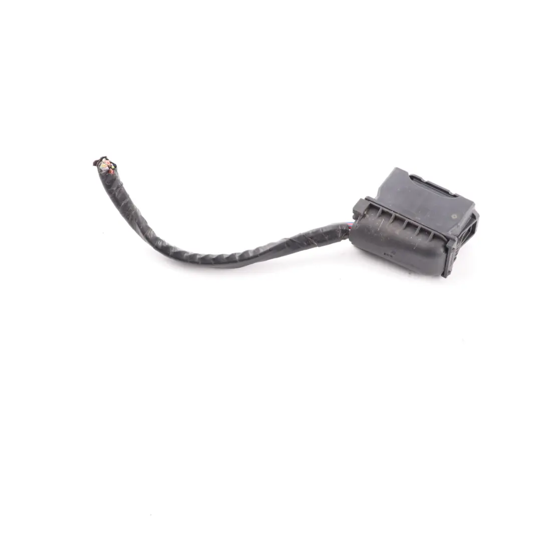 Headlight Lamp Light Front Right O/S Plug Socket Wiring 6925638 to BMW i3 I01 with Part number 7467752 BMW i3 I01 Headlight Lamp Light Front Right O/S Plug Socket Wiring 6925638 - SKU 7467752-1 - Part number 7467752