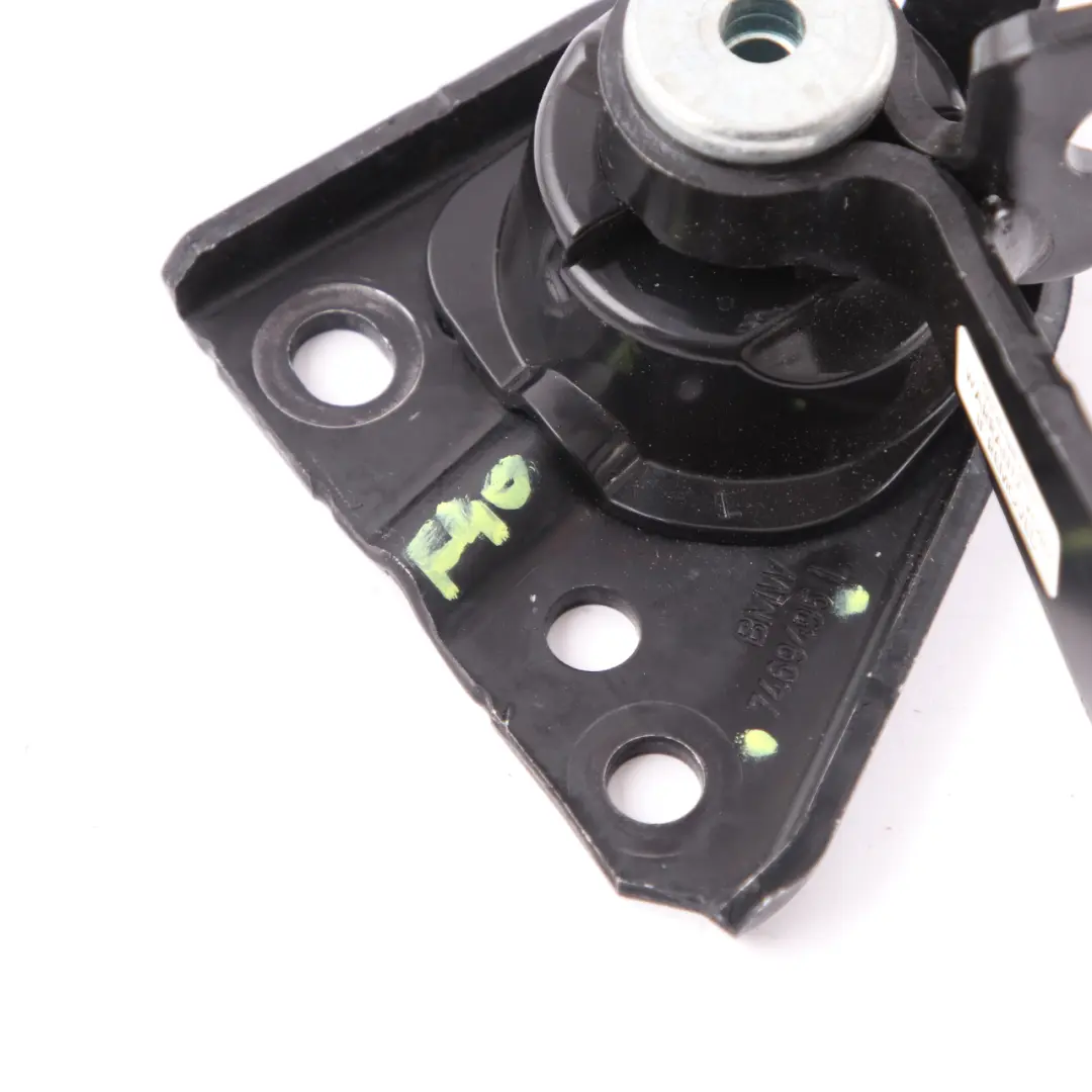 Blocco Schienale Sedile Posteriore Sinistro Chiusura Fissaggio per BMW F40 con numero di parte 7469495 BMW F40 Blocco Schienale Sedile Posteriore Sinistro Chiusura Fissaggio - SKU 7469495 - Numero di parte 7469495