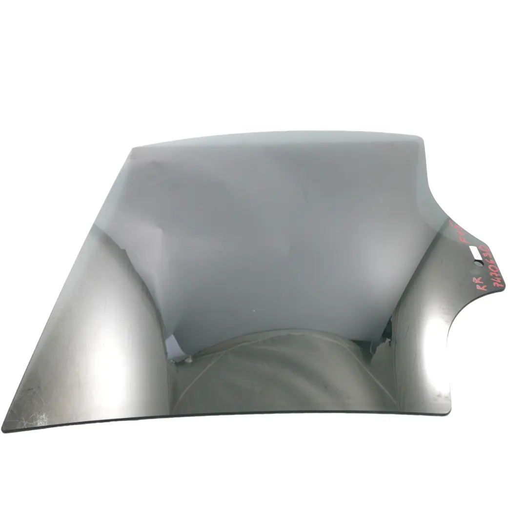 Finestra dela porta posteriore destra vetro colorato nero AS3 per BMW X5 F15 con numero di parte 7470630 BMW X5 F15 Finestra dela porta posteriore destra vetro colorato nero AS3 - SKU 7470630 - Numero di parte 7470630