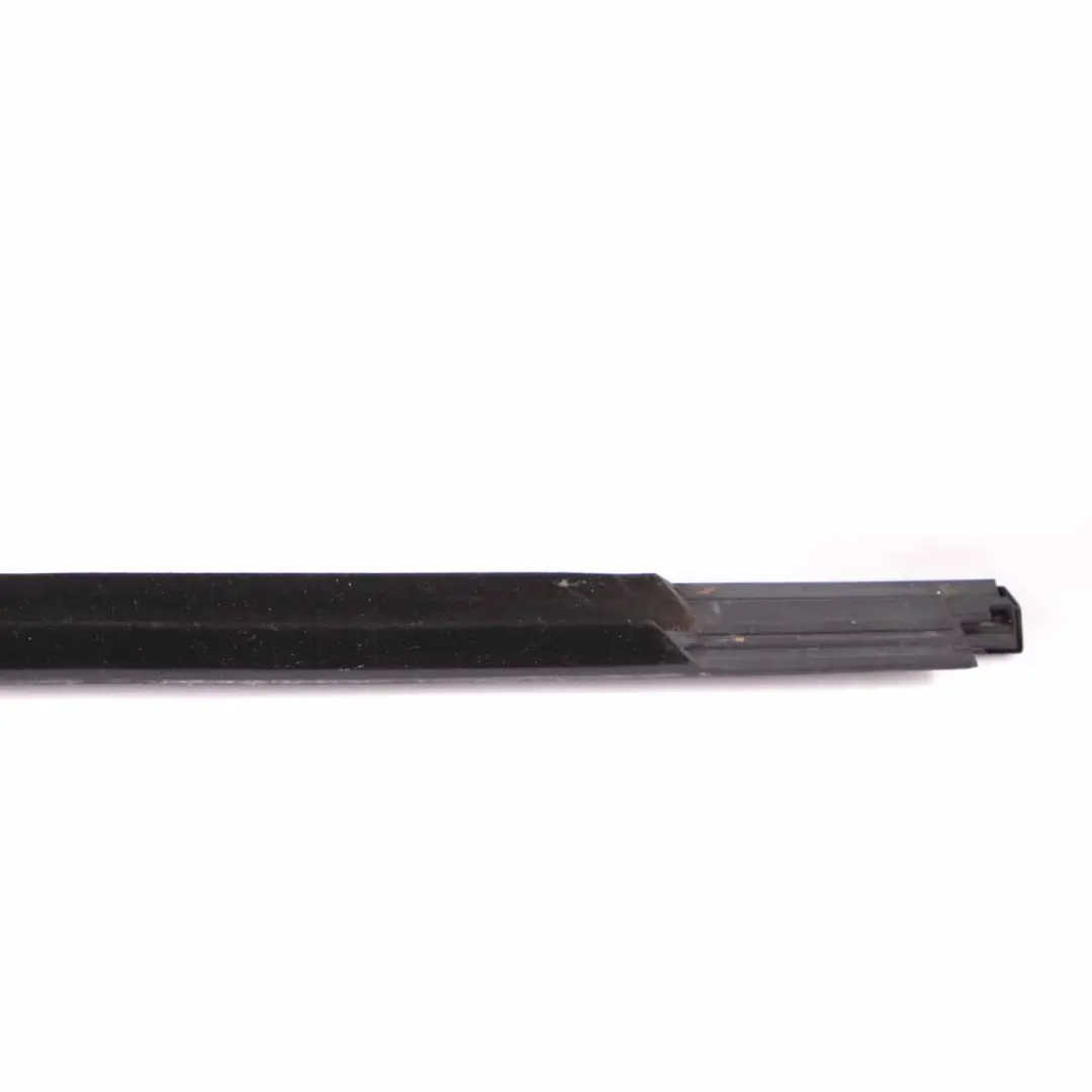BMW F40 Cache canal extérieur vitre arrière gauche Shadow Line haute brillance - SKU 7473999-1 - Numéro de pièce 7473999