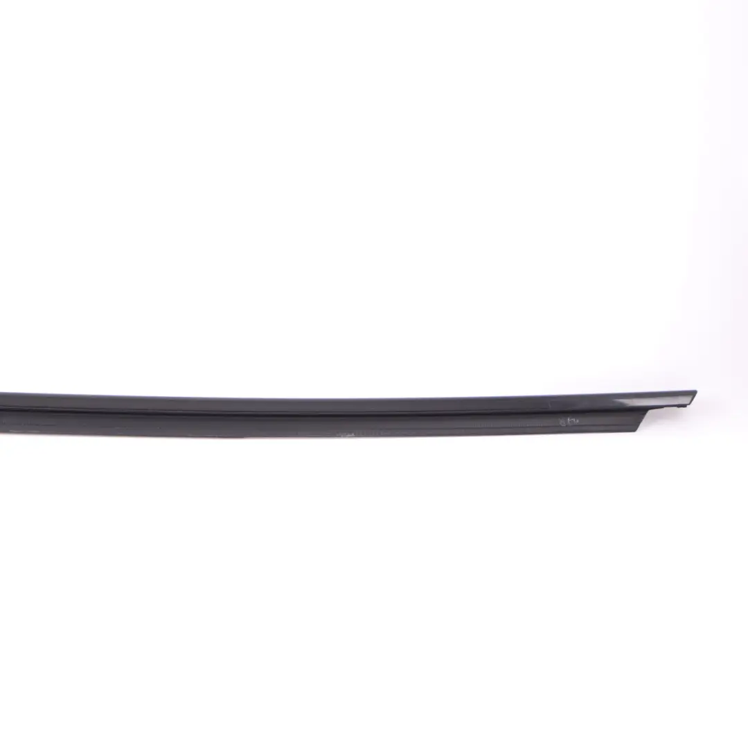 BMW F40 Cache canal extérieur vitre arrière gauche Shadow Line haute brillance - SKU 7473999-1 - Numéro de pièce 7473999
