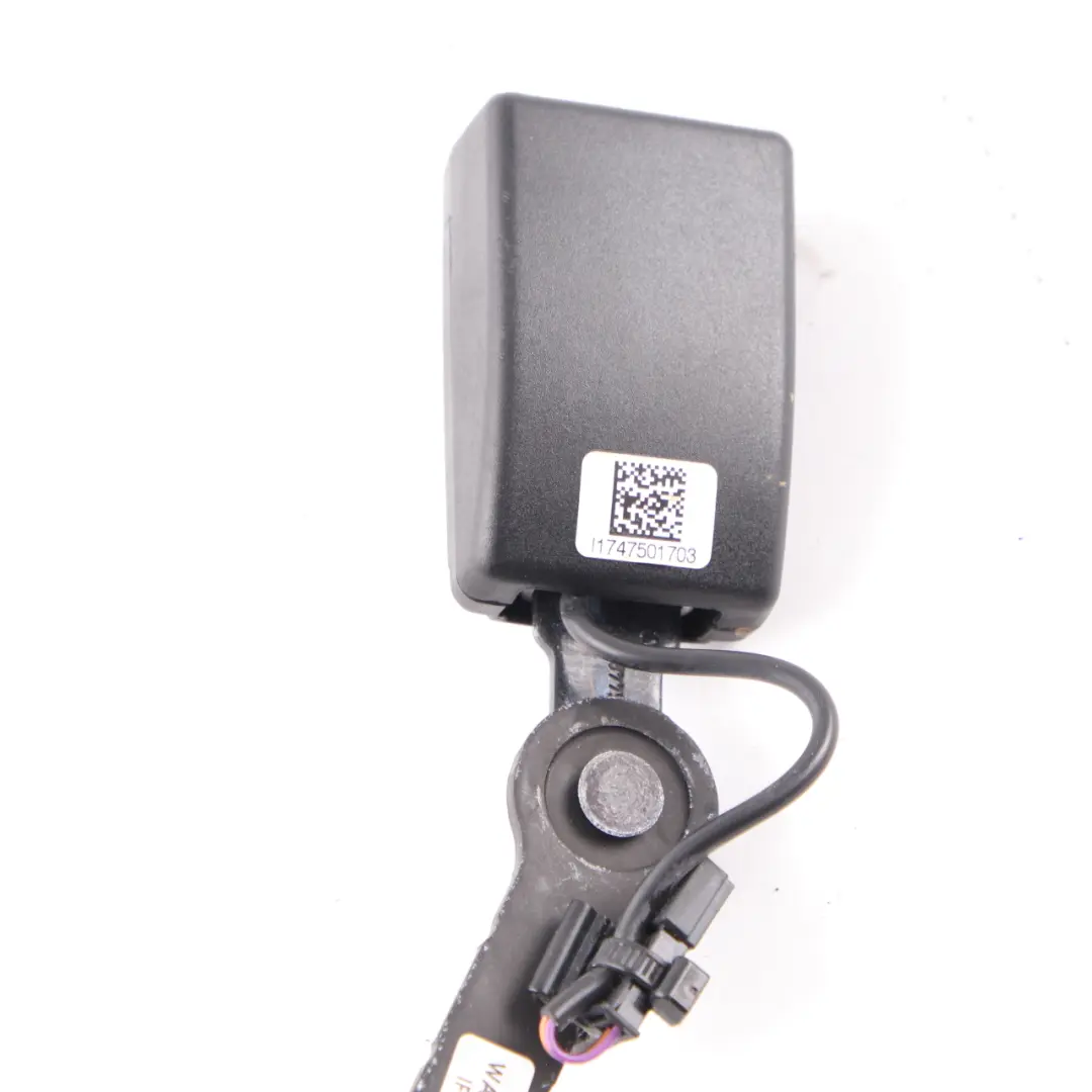 Fibbia sedile BMW G30 F90 M5 Tensionatore Cintura Inferiore Posteriore Sinistra per con numero di parte 7475017 Fibbia sedile BMW G30 F90 M5 Tensionatore Cintura Inferiore Posteriore Sinistra - SKU 7475017 - Numero di parte 7475017