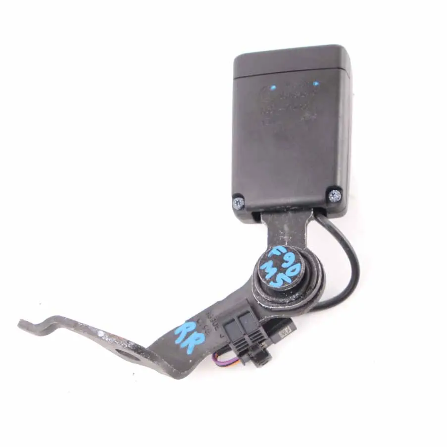 Hebilla Asiento BMW G30 F90 M5 Tensor Cinturón Inferior Trasero Derecho para con número de pieza 7475018 Hebilla Asiento BMW G30 F90 M5 Tensor Cinturón Inferior Trasero Derecho - SKU 7475018 - Número de pieza 7475018
