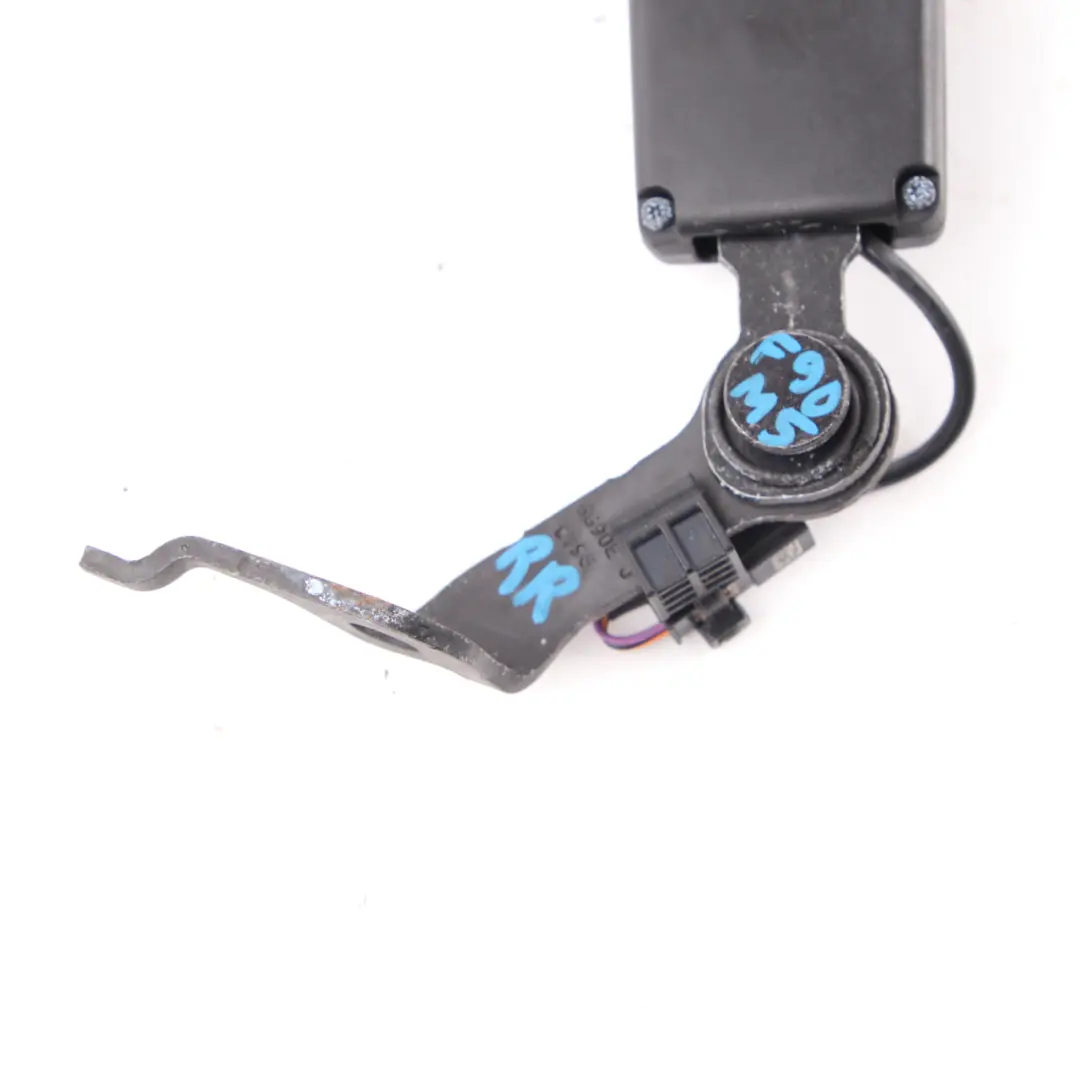 Zaczep Klamra Pasa Prawy Tył do BMW G30 F90 M5 o numerze 7475018 BMW G30 F90 M5 Zaczep Klamra Pasa Prawy Tył - SKU 7475018 - Numer Części 7475018