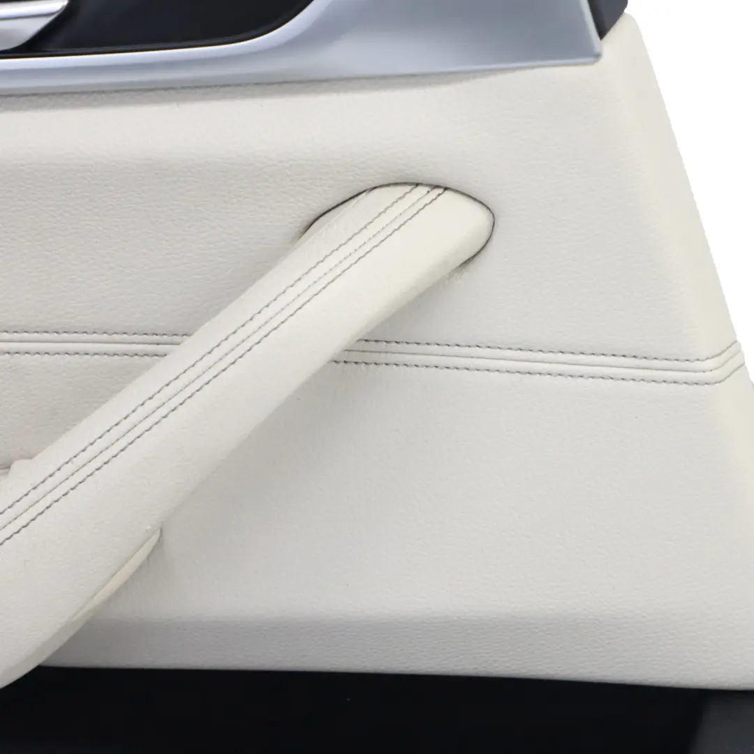 Tarjeta de puerta BMW G30 G31 Trasero Izquierdo Puerta Cuero Blanco para con número de pieza 7477133 Tarjeta de puerta BMW G30 G31 Trasero Izquierdo Puerta Cuero Blanco - SKU 7477133 - Número de pieza 7477133