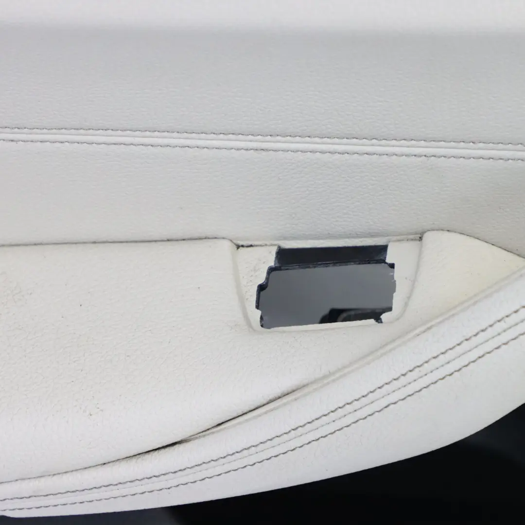 Tarjeta de puerta BMW G30 G31 Trasero Izquierdo Puerta Cuero Blanco para con número de pieza 7477133 Tarjeta de puerta BMW G30 G31 Trasero Izquierdo Puerta Cuero Blanco - SKU 7477133 - Número de pieza 7477133
