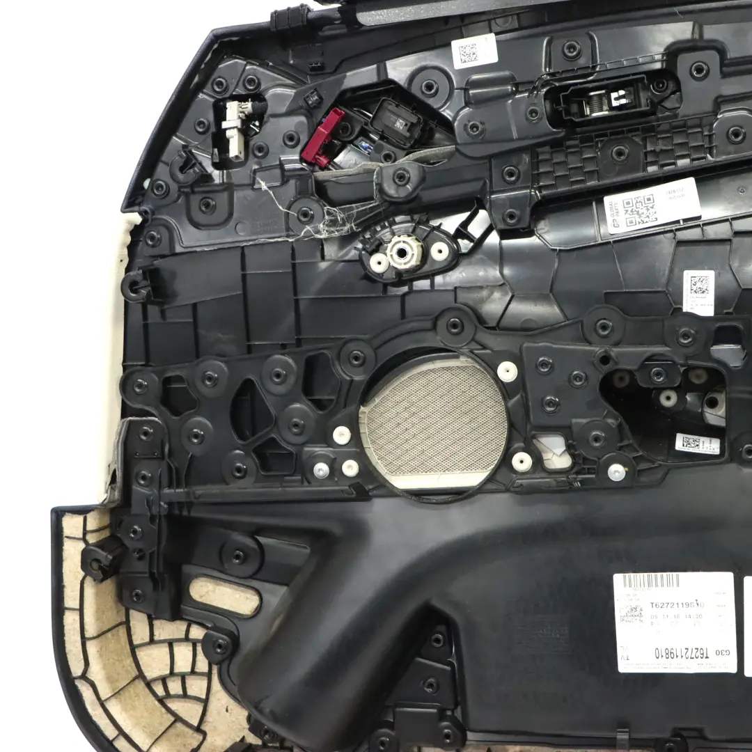 Boczek Drzwi Lewy Przód Biała Skóra do BMW G30 G31 o numerze 7478331 BMW G30 G31 Boczek Drzwi Lewy Przód Biała Skóra - SKU 7478331 - Numer Części 7478331