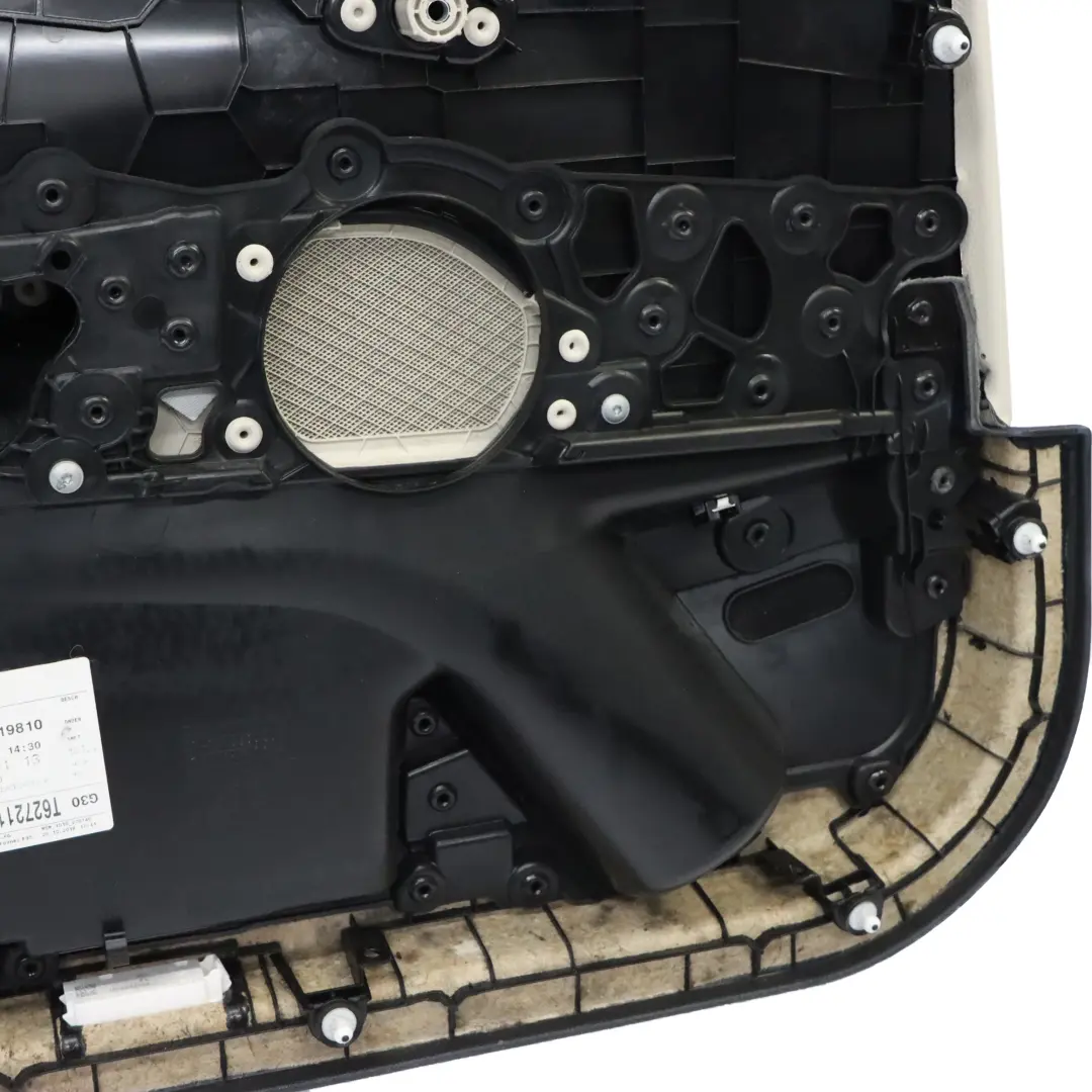 Boczek Drzwi Prawy Przód Biała Skóra do BMW G30 G31 o numerze 7478332 BMW G30 G31 Boczek Drzwi Prawy Przód Biała Skóra - SKU 7478332 - Numer Części 7478332