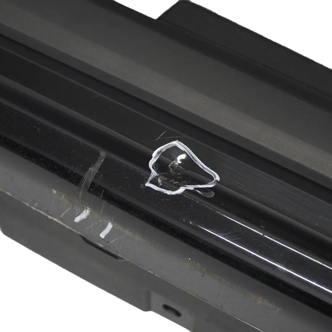 Cache garniture de seuil gauche latérale ALL4 Noir pour Mini Countryman F60 à propos du numéro de pièce 7481131 Mini Countryman F60 Cache garniture de seuil gauche latérale ALL4 Noir - SKU 7481131 - Numéro de pièce 7481131