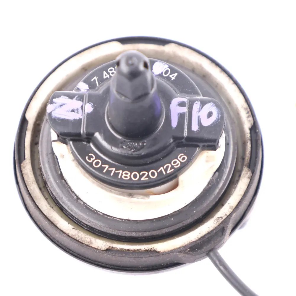 Filler Cap Cover M performance Carbon Look to BMW F10 F20 F30 F32 Fuel Tank with Part number 7482902 BMW F10 F20 F30 F32 Fuel Tank Filler Cap Cover M performance Carbon Look - SKU 7482902-2 - Part number 7482902